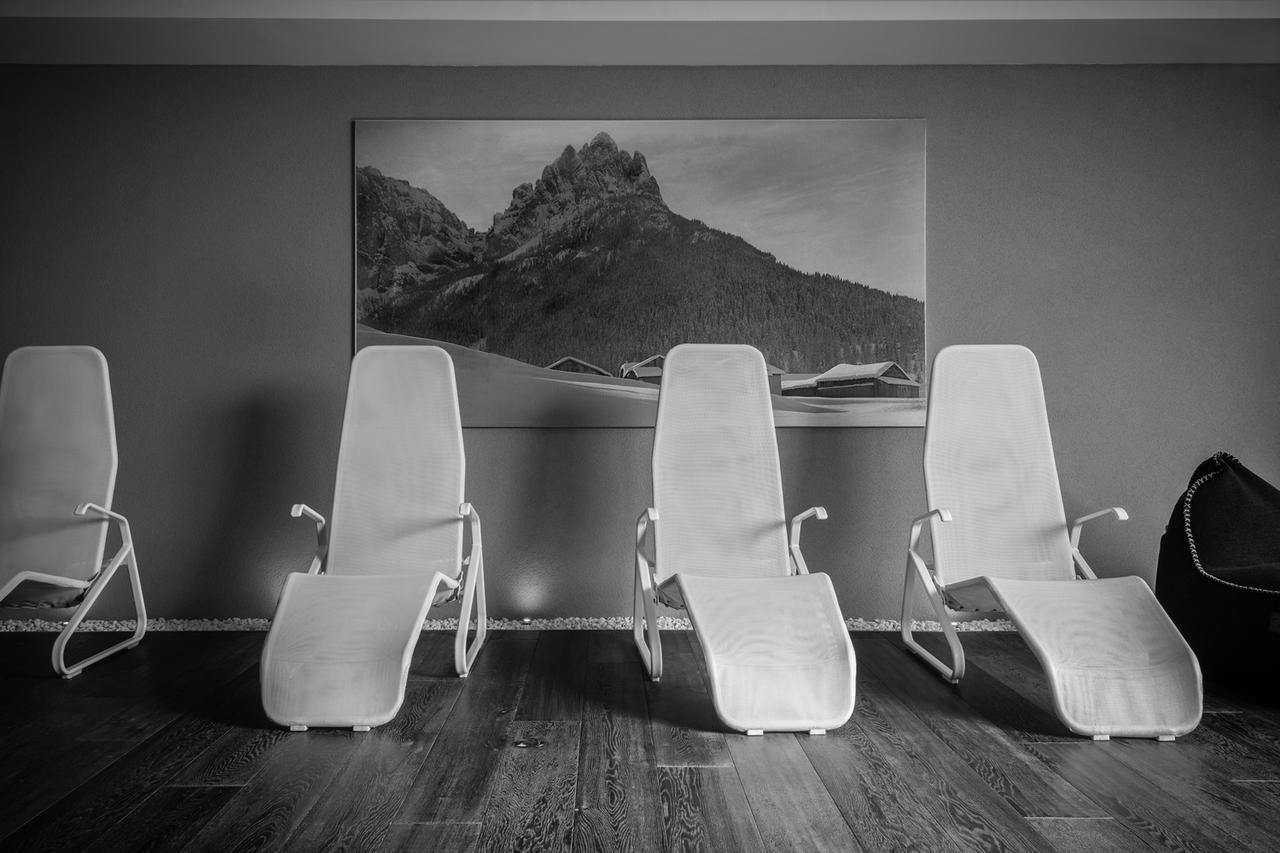 Hotel Valacia Pozza di Fassa Exterior photo